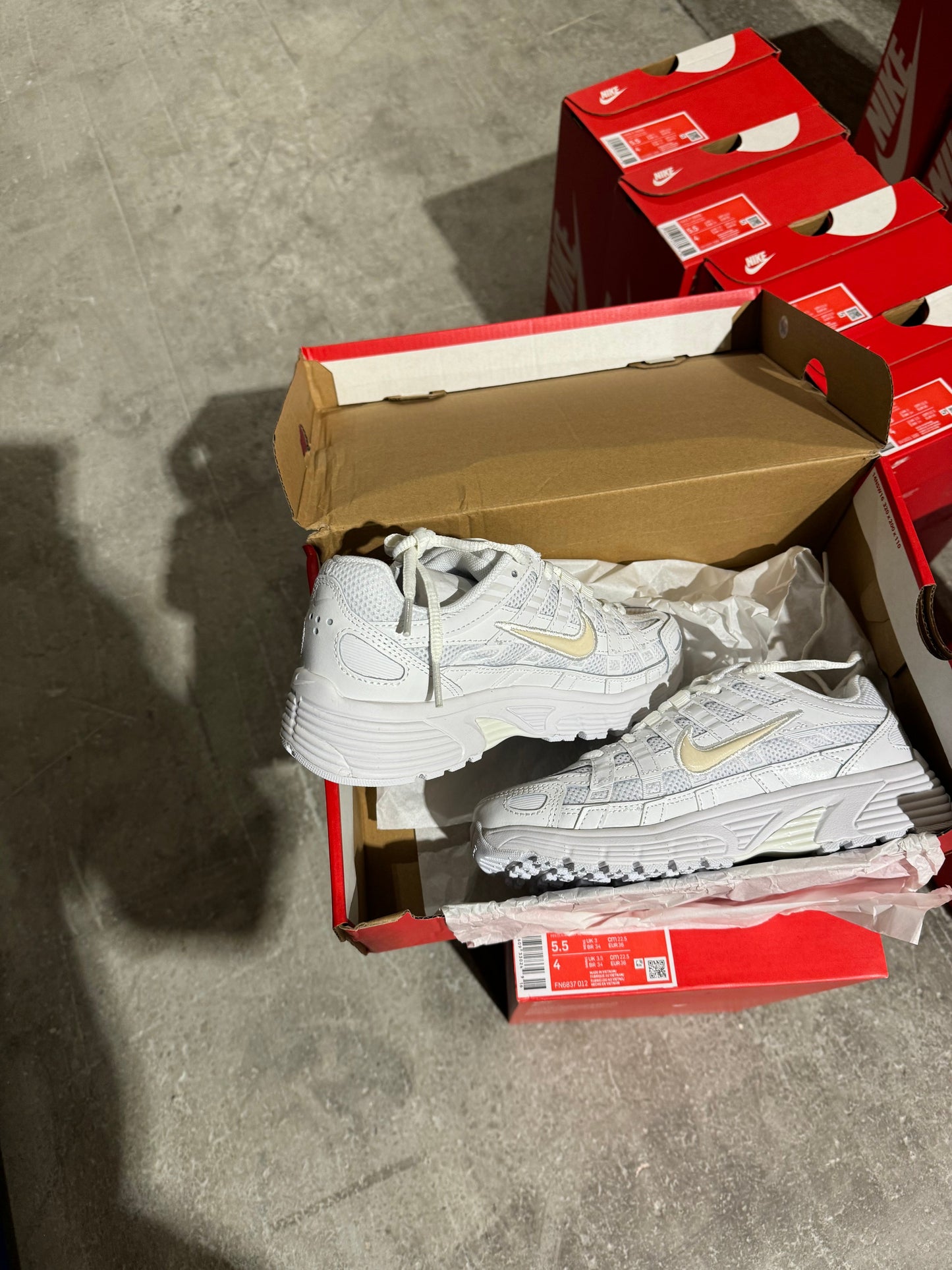 NIKE P6000 PLATINUM WHITE